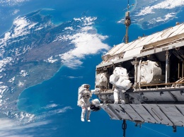 Астронавты NASA вернулись на МКС после шестичасовых работ в открытом космосе