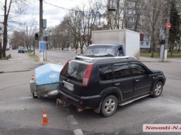 В центре Николаева кроссовер не поделил перекресток с грузовым фургоном