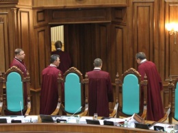 Главным виновником кризиса в Конституционном суде является действующий председатель Станислав Шевчук - судья КСУ