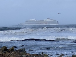 В Норвегии терпит бедствие круизный лайнер, спасатели эвакуируют 1,3 тысячи пассажиров