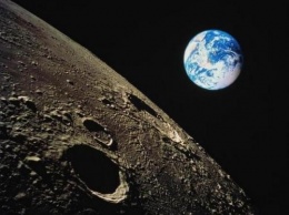 Колонизируют Луну быстрее NASA: Высадка пришельцев-разведчиков попала на видео