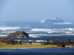 Спасательная операция на лайнере, потерпевшему аварию у берегов Норвегии, завершилась