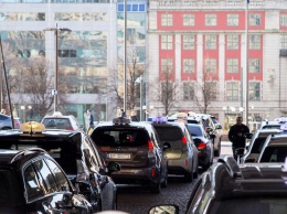 В Норвегии установят первые в мире беспроводные зарядные станции для электромобилей такси