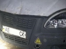 В Днепре пьяный водитель «ГАЗели» уходил от погони и протаранил припаркованный ВАЗ