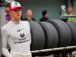 Мик Шумахер сядет за руль Ferrari на тестах в Бахрейне?