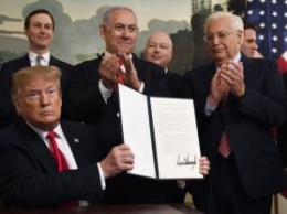 Трамп подписал декларацию о признании Голанских высот территорией Израиля