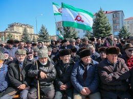 В Магасе проходит митинг против закона о референдуме в Ингушетии