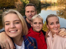 Алексей и Юлия Навальные поздравили своего сына Захара с днем рождения