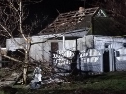 В с. Межирич из-за непогоды пострадали крыши 7 домов