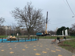 В парке Победы снесли бетонный «Стоунхендж»