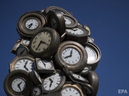 Европарламент проголосовал за отмену перевода часов с 2021 года