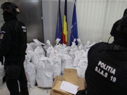 В Румынии нашли перевернутую лодку с огромной партией кокаина общей стоимостью €300 миллионов