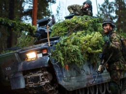 Шведский военный погиб под БМП на учениях