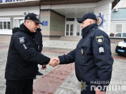 На Луганщине сотрудникам изолятора временного содержания передали новые служебные автомобили: опубликованы фото