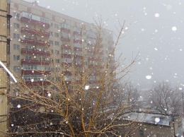 Весенний Днепр: в городе пошел снег