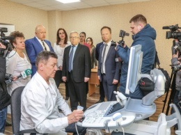 Больницы Кривого Рога получили от «АрселорМиттал Кривой Рог» медоборудование на 9,5 млн гривен