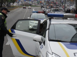 В Запорожье патрульные задержали пьяного водителя элитного Mercedes G500, который совершил ДТП и уехал с места происшествия