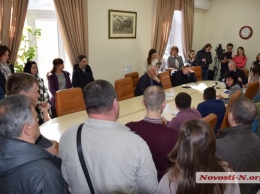 В мэрию нагрянули жители Терновки - боятся, что их оставят без транспорта