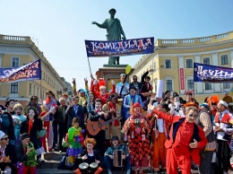 В Одессу приехал сын Чарли Чаплина. Там открылся международный фестиваль клоунов и мимов