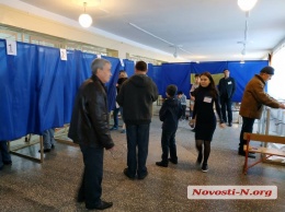 В Николаеве началось голосование на выборах Президента Украины - горожане достаточно активны