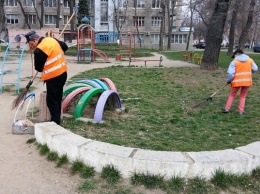 В парках и скверах Одессы прошли субботники (ФОТО)