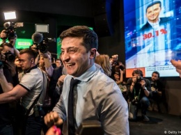 Победа не по приколу: как встретили результаты выборов в штабе Зеленского
