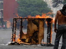 Венесуэла взбунтовалась из-за блэкаута и отключения воды: протестующие открыли стрельбу