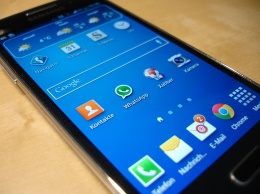 Недорогой смартфон Samsung Galaxy A20e показали на рендерах