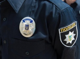В Киеве на мосту обнаружили тело повешенного мужчины