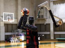 Toyota разработала двухметрового робота-баскетболиста, который показал высокую точность трехочковых бросков
