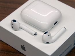 Каждые вторые беспроводные наушники в мире - AirPods