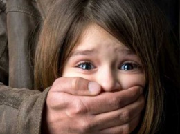 В Киеве отчим изнасиловал 12-летнюю девочку, это зафиксировали камеры видеонаблюдения