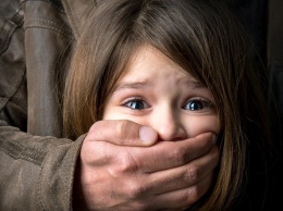В Киеве отчим изнасиловал малолетнюю падчерицу
