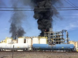 В Техасе загорелся химический завод. Есть погибший и пострадавшие