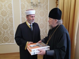 Муфтий Крыма пожертвовал на строительство православного монастыря 1 млн рублей