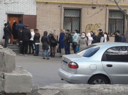 В Запорожской области в квартире сестры порошенковского мэра организовали точку подкупа избирателей