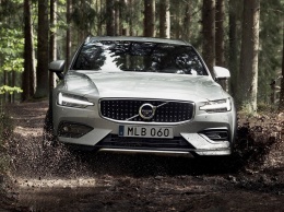 Вседорожный универсал Volvo V60 Cross Country оценили в России в 3 069 000 рублей