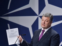 Порошенко подписал программу укрепления партнерства между Украиной и НАТО