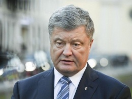 Штаб Порошенко: пусть Зеленский извинится, что назвал Украину порноактрисой из немецких фильмов