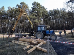В Беларуси снесли кресты памяти жертв репрессий и задержали активистов