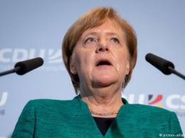 Канцлер ФРГ Меркель пообещала помочь Ирландии урегулировать ситуацию с границей в случае Brexit без соглашения