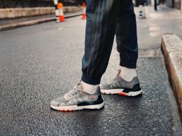Для городских креаторов: adidas выпустил новые светящиеся кроссовки NITE JOGGER