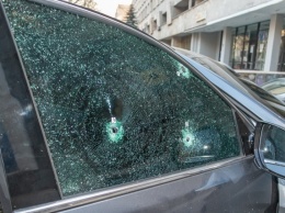 Погоня и стрельба в центре Днепра: разбита полицейская Toyota, патрульный получил травму