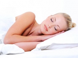 Диетологи разрешили есть по ночам: 6 продуктов, запускающих похудение во сне