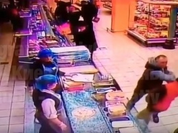 В супермаркете Киева покупателя убили одним ударом - соцсети