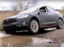 Tesla Model X на настоящем бездорожье