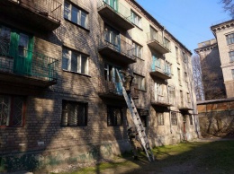 В Каменском из горевшего общежития эвакуировали шесть человек