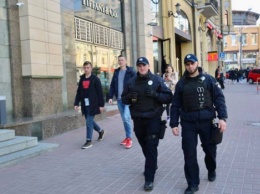 В Киеве группы быстрого реагирования полиции вышли патрулировать улицы, - Крищенко