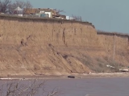 Поселок на неподконтрольной Донбассе «смывает» в море