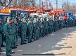 В Одессе работникам «Горзелентреста» выдали летнюю форму